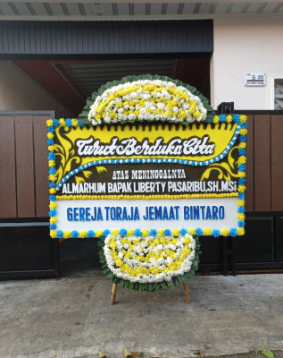 Papan Bunga Duka di Kawangkoan